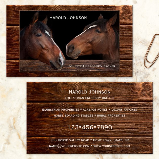 Equestrian Property Broker Horses Cartão de visita (Business card with a funny image of two horses on a dark wood background)