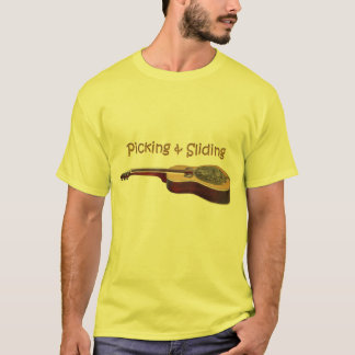 Escolhendo & deslizando o t-shirt