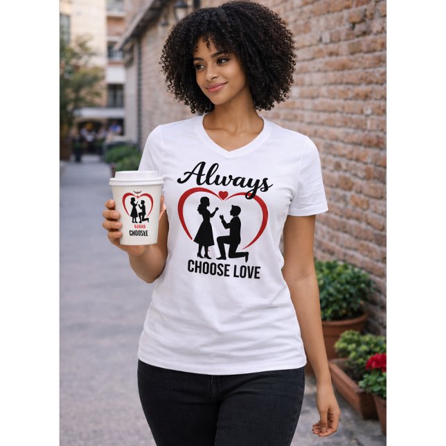 Escolher sempre a camisa do pescoço-V das mulheres (Criador carregado)