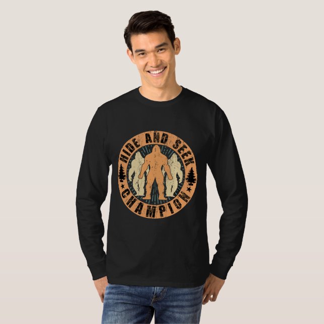 Esconda-se e procure uma camisa de pés gigantes Mu (Frente Completa)