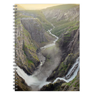 Espiral Cachoeira de Voringsfossen no caderno de Noruega
