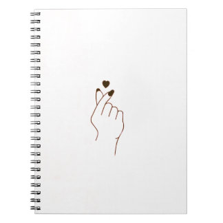 Espiral Caderno bonito do coração do dedo