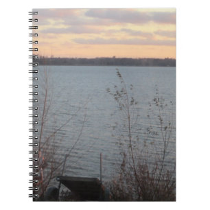 Espiral Caderno do por do sol da costa do lago