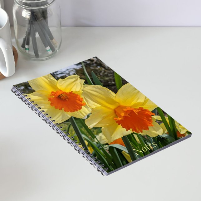 Espiral Caderno Floral de Narcisos Amarelos e Laranjas (In Situ)