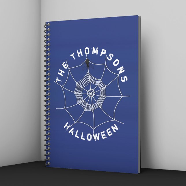 Espiral Caderno Personalizado de Teia de Aranha de Hallowe (Blue Halloween notebook with spider web and spider design personalized with name.)
