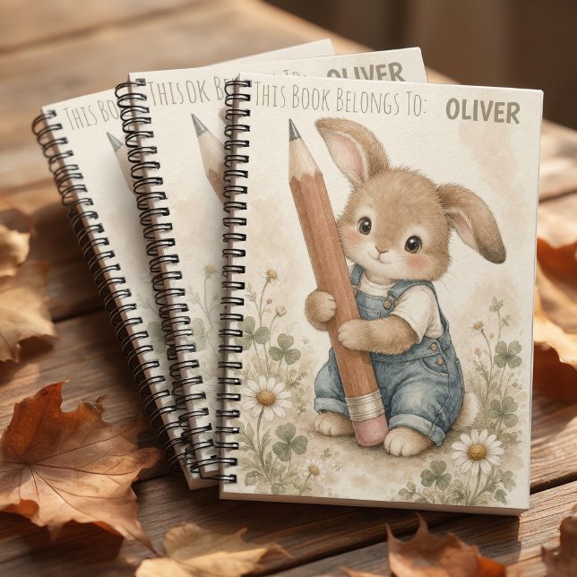 Espiral Caderno Personalizado do Coelho Volta às Aulas (Personalized Bunny this book belong to for  boys)