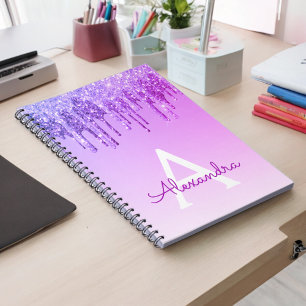 Espiral Caderno roxo do monograma da faísca do brilho