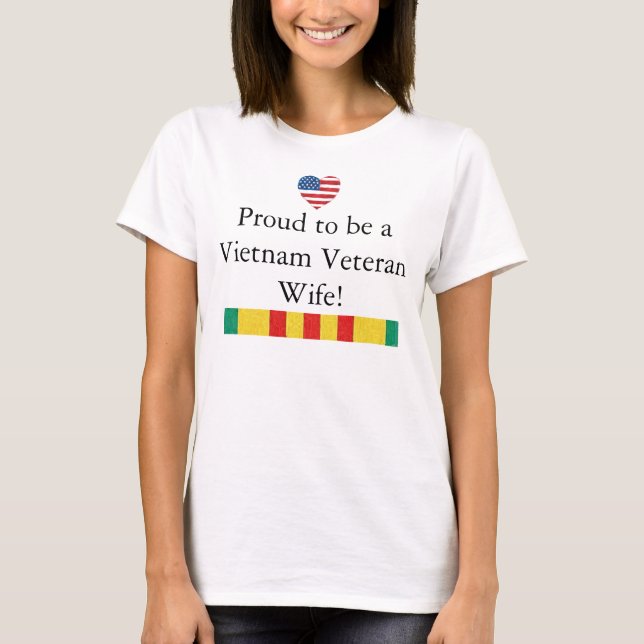 Esposa orgulhosa do t-shirt do veterano de Vietnam (Frente)