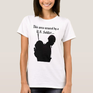 Esta área fixada por um t-shirt do soldado dos