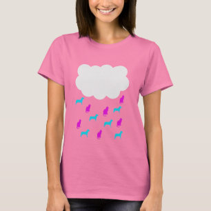 Está chovendo gatos e cães! T-shirt
