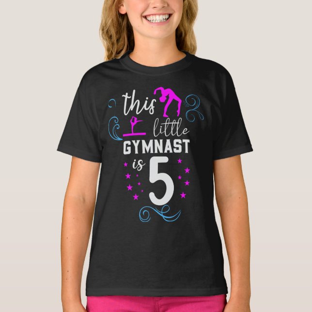 Esta pequena ginasta tem 5 anos Camiseta (Frente)