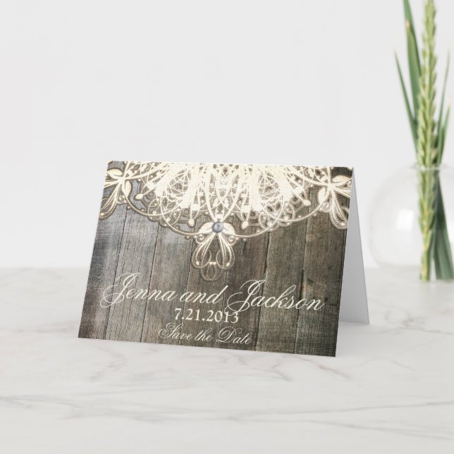 Este Cartão de Casamento Rústico de Renda e Madeir (Frente)