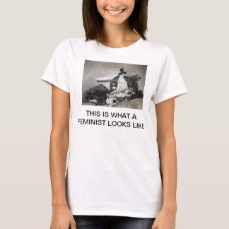 Este é o que uma feminista olha como a camisa de