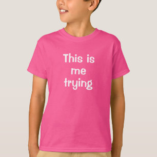Este sou eu a tentar a camiseta do ADHD Boy