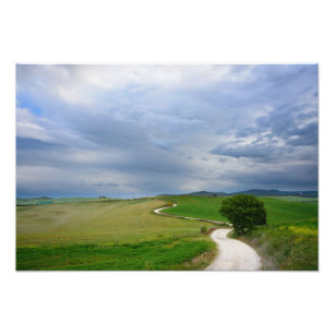 Estrada curva em direção a uma impressão de foto d