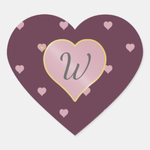 Estrelas dentro dos corações na etiqueta do port