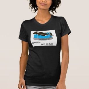 Esvazie o t-shirt das mulheres dos tanques