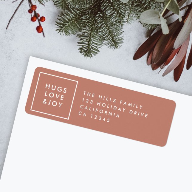 Etiqueta Abraços, amor e alegria | Terracotta Burnt Orange  (Modern “Hugs Love & Joy” address label by Guava for your holiday mail)