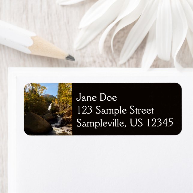 Etiqueta Alberta Falls no outono em Montanhas Rochosas (Insitu)