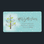Etiqueta Angel Christmas Tree Blue ID197<br><div class="desc">Uma árvore de Natal estilizada única, tocada por anjos, canas doces e galhos, é colocada sobre um fundo de pequenos flocos de neve para a design incluída neste marcante rótulo de navegação. O belo texto de 'Feliz Natal' é opcional e pode ser apagado se preferir. Procure ID197 para ver outros...</div>
