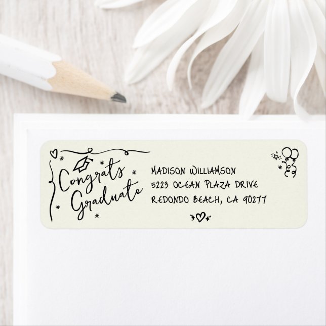 Etiqueta Black Hand Drawn Doodle Graduation Cream Address (Insitu)