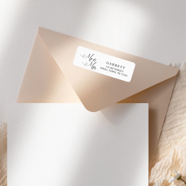 Etiqueta Black Modern Simple Script Mr e Mrs Address (Criador carregado)