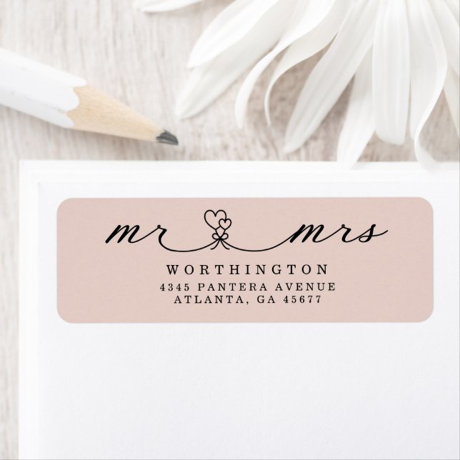 Etiqueta Black White Hearts Script Mr & Mrs Wedding Label (Insitu)