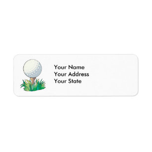 Etiqueta bola de golfe sentada no tênis de golfe