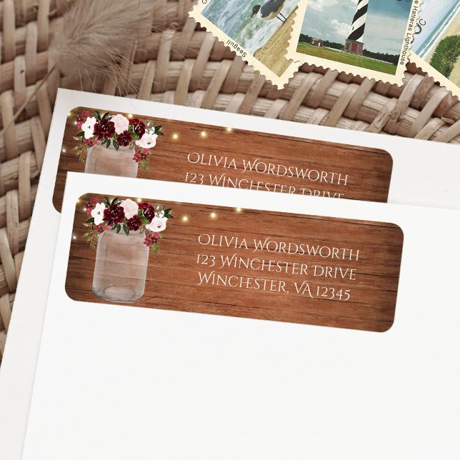 Etiqueta Burgundy Floral Luzes Mason Jar Casamento Russo (Criador carregado)