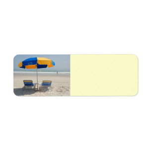Etiqueta cadeiras de praia vazias