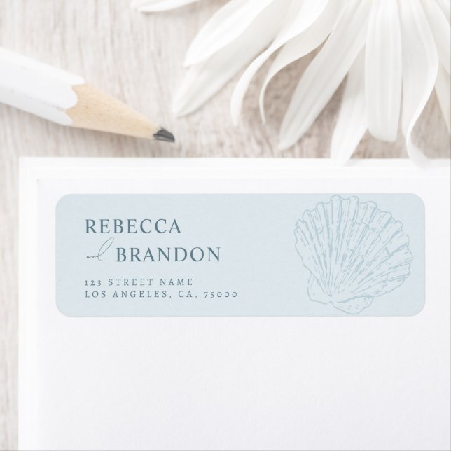Etiqueta Coastal Blue Hand Drawn Seashell Wedding Address (Insitu)