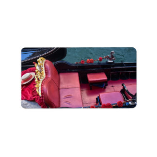 Etiqueta Coastal Luxury Gondola in Venice