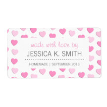 Corações cor-de-rosa feitos com amor, jar de latas