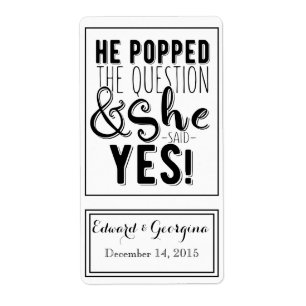 Etiqueta da garrafa de vinho do casamento estalou