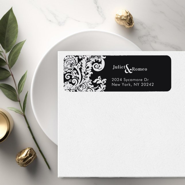 Etiqueta Damasco Floral Elegante Branco e Preto Moderno (modern black and white elegant floral damask wedding return address label)