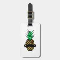 Abacaxi tropical engraçado com bigode