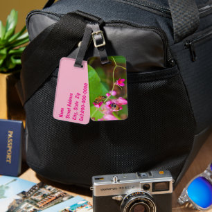 Etiqueta De Bagagem Abelhas Em Flores De Vinha Coral Fotografia