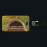 Etiqueta De Bagagem Arquivamento de Arca de 40 Anos com Laranjas<br><div class="desc">Esta etiqueta de bagagem personalizada é decorada com a nossa fotografia rústica original de um arco cercado por laranjeiras.  Fácil de personalizar as informações de contato no verso. Todos os direitos reservados © 2020 Alan & Marcia Socolik.</div>