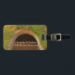 Etiqueta De Bagagem Arquivamento de Arca de 40 Anos com Laranjas<br><div class="desc">Esta etiqueta de bagagem personalizada é decorada com a nossa fotografia rústica original de um arco cercado por laranjeiras.  Fácil de personalizar as informações de contato no verso. Todos os direitos reservados © 2020 Alan & Marcia Socolik.</div>
