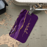 Etiqueta De Bagagem Assinatura Personalizada Agate Dourado Roxo<br><div class="desc">Personalize este elegante design moderno com o seu nome no guião vertical de escrita manual de assinatura dourada num fundo roxo com uma borda de aquarela púrpura e cortada com brilho dourado. (Para manter as cinzas no início e no fim do nome, substitua apenas as letras, deixando os símbolos no...</div>