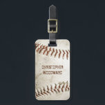 Etiqueta De Bagagem Baseball Vintage Personalizado<br><div class="desc">Uma fotografia de uma bola de basebol vintage vestida fornece o fundo para esta etiqueta de bagagem personalizada. Adicione o seu nome a fontes de sans serif amargas em apuros numa sombra de castanho avermelhado que corresponda à costura. Personalize o lado inverso com seu nome e informações de contato em...</div>
