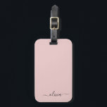 Etiqueta De Bagagem Blush Dusty Pink Girly Script Monograma Nome Moder<br><div class="desc">Blush Dusty Pink Monograma Adicione Seu Próprio Nome Script Signature Travesseiro. A etiqueta de mala faz o doce doce presente de 16 anos,  casamento,  chá de panela,  chá de fraldas ou festa de solteira para alguém que ama um estilo elegante e moderno.</div>