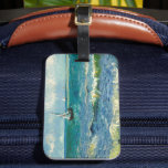 Etiqueta De Bagagem Capa | Vincent Van Gogh<br><div class="desc">A paisagem nas proximidades de Les Saintes-Maries-de-la-Mer (1888) pelo artista poste-impressionista holandês Vincent Van Gogh. Arte original é uma pintura de capa de mar em óleo que mostra um barco em um oceano azul abstrato. Use as ferramentas de design para adicionar texto personalizado ou personalizar a imagem.</div>