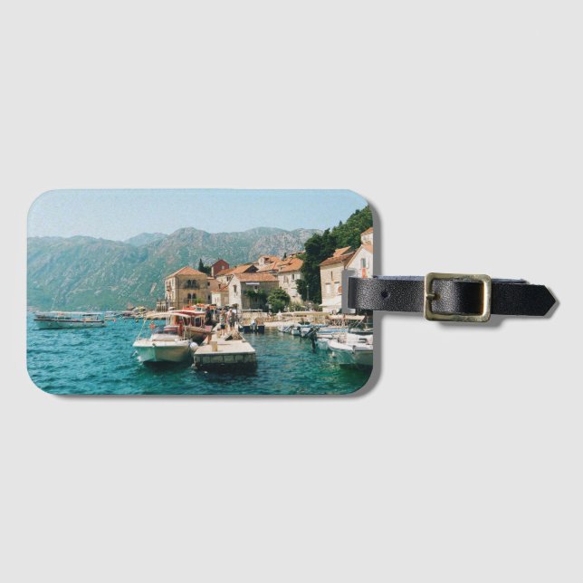 Etiqueta De Bagagem Cidade costeira de Perast, Montenegro (Frente Horizontal)