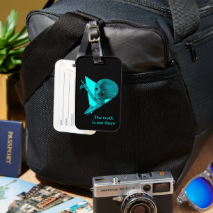 Etiqueta De Bagagem Cinza, a verdade está lá fora