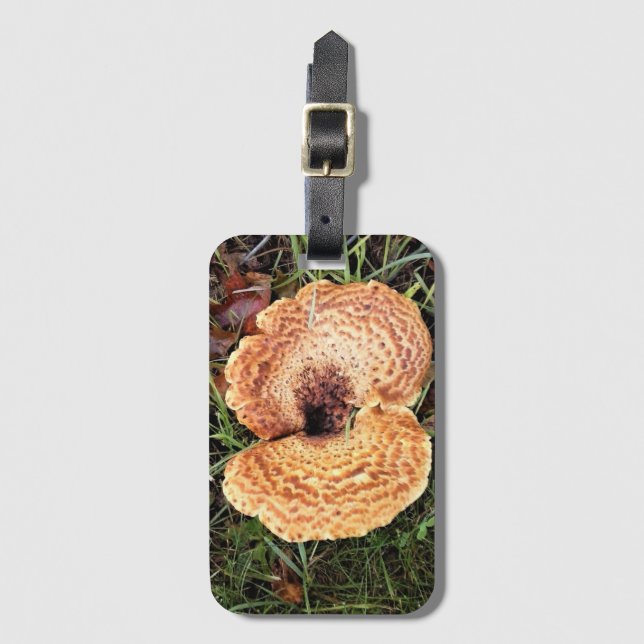 Etiqueta De Bagagem Cogumelo na Floresta (Frente Vertical)
