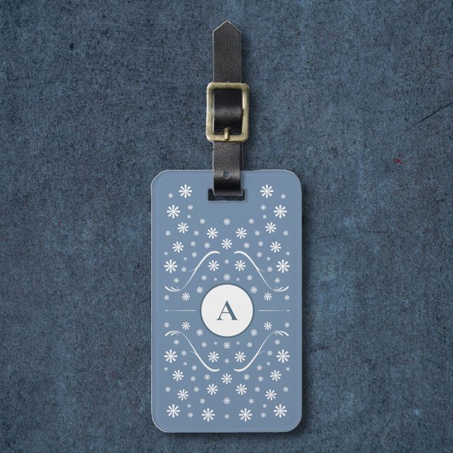 Etiqueta de bagagem de monograma de alimentação co (Dusty Blue Flower Power Monogram Luggage Tag)