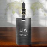Etiqueta De Bagagem Elegante Metálico Bruto Monograma Preto<br><div class="desc">Eleve sua experiência de viagem com nossa Tag de bagagem monográfica clássica e moderna minimalista e elegante. Esse acessório meticulosamente projetado combina elegância de eterno com minimalismo contemporâneo, garantindo que sua bagagem se destaca com sofisticação. Feito com precisão e atenção aos detalhes, esta etiqueta de bagagem é mais do que...</div>