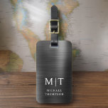 Etiqueta De Bagagem Elegante Metálico Bruto Monograma Preto<br><div class="desc">Eleve sua experiência de viagem com nossa Tag de bagagem monográfica clássica e moderna minimalista e elegante. Esse acessório meticulosamente projetado combina elegância de eterno com minimalismo contemporâneo, garantindo que sua bagagem se destaca com sofisticação. Feito com precisão e atenção aos detalhes, esta etiqueta de bagagem é mais do que...</div>