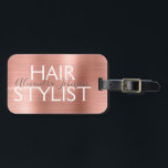 Etiqueta De Bagagem Estylist para o cabelo de metal, com tinta e Rosa<br><div class="desc">Beleza estrelada de cabelo de metal,  cor-de-rosa e Dourada,  fornece Nome de etiqueta para um Salão. O nome e a profissão podem ser alterados para serem utilizados em qualquer tipo de empresa. Entre em contato com o designer para obter itens adicionais correspondentes.</div>